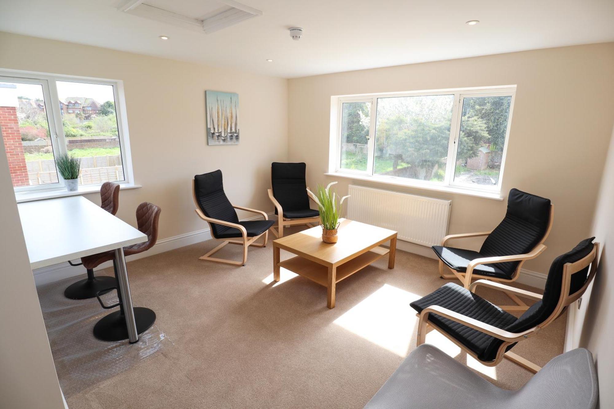 Aqua Nest Eastbourne - En-Suite, Free Parking, Kitchen Bagian luar foto
